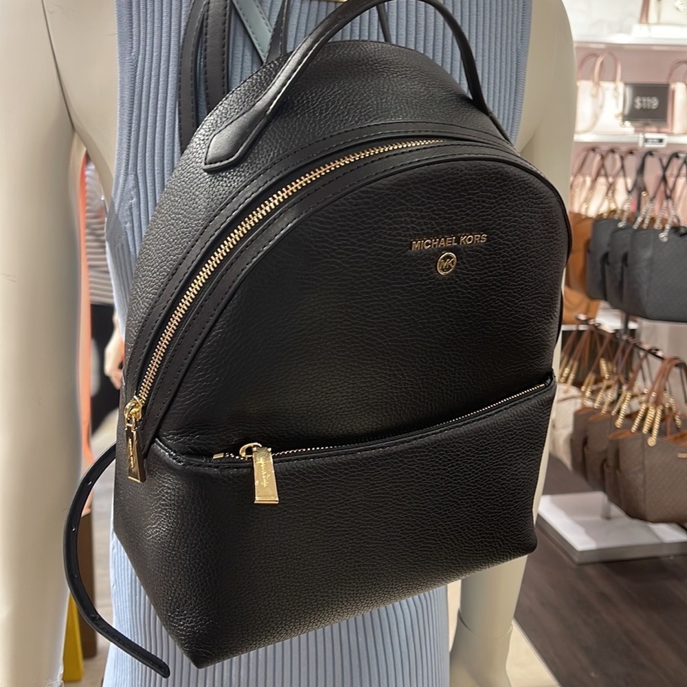 Michael Kors Womens Valerie Medium Logo Backpack 30F2G9VB2B
Black
NWT
